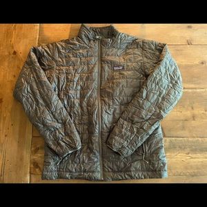 Patagonia Men’s Nano Puff jack - size L, Forge Grey